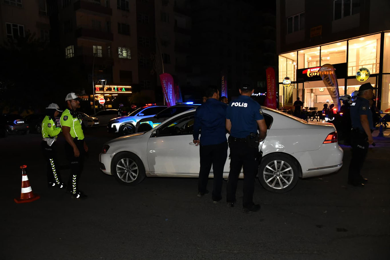 Şanlıurfa'da "Güvenli Şehir" uygulaması: 14 noktada eş zamanlı denetim