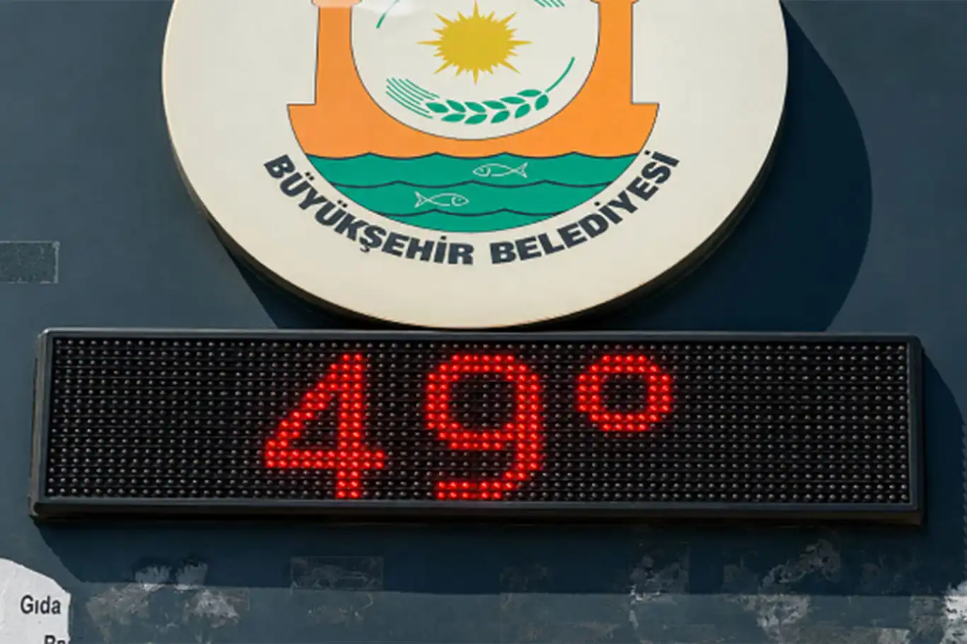 Şanlıurfa'da termometreler 49 dereceyi gösterdi, vatandaşlar Balıklıgöl'e sığındı