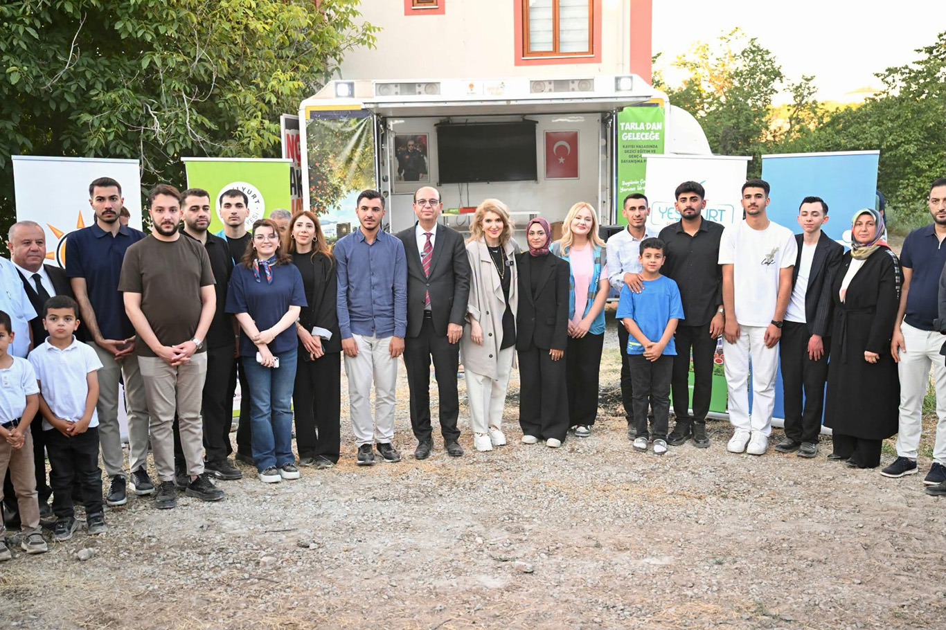 "Tarladan Geleceğe" projesi Yeşilyurt’ta hayata geçti