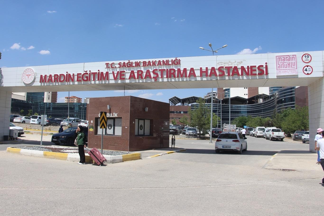 Mardin’de ilk defa hastaya aort damarındaki hasarlı bölümün yerine yapay damar yerleştirildi 