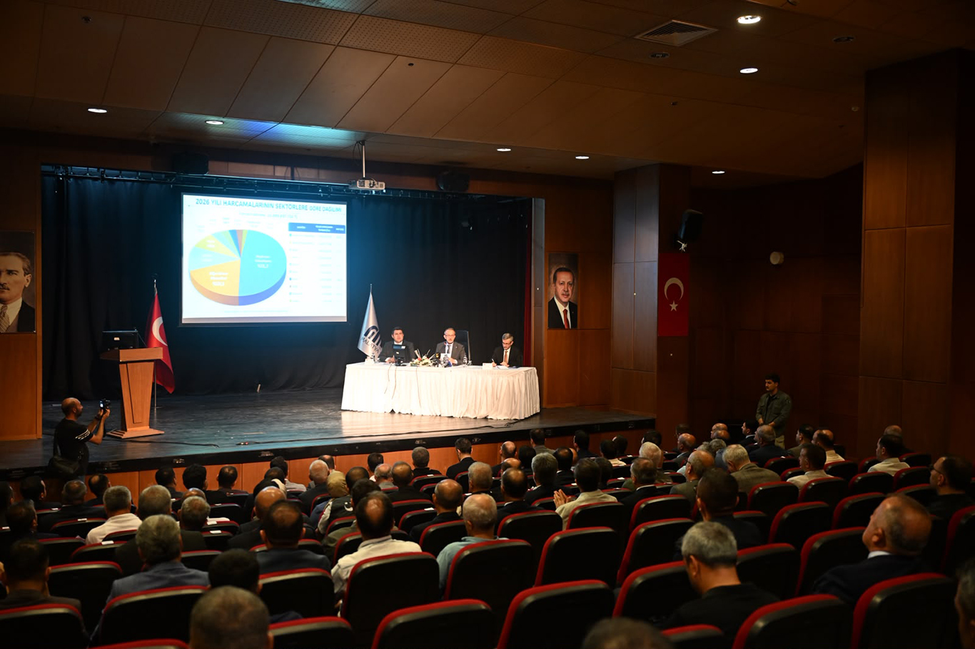 Vali Yavuz'dan ağır hasarlı yapıların kullanılmasını savunanlara tepki 