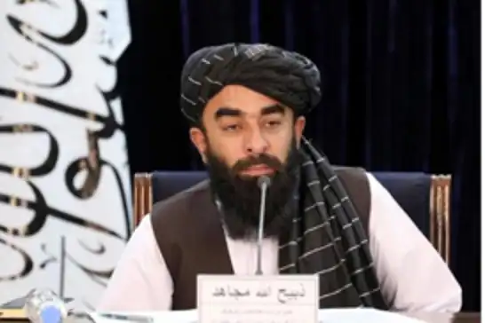 ذبيح الله مجاهد: حقوق المرأة في أفغانستان يحددها الشرع الإسلامي لا المعايير الغربية