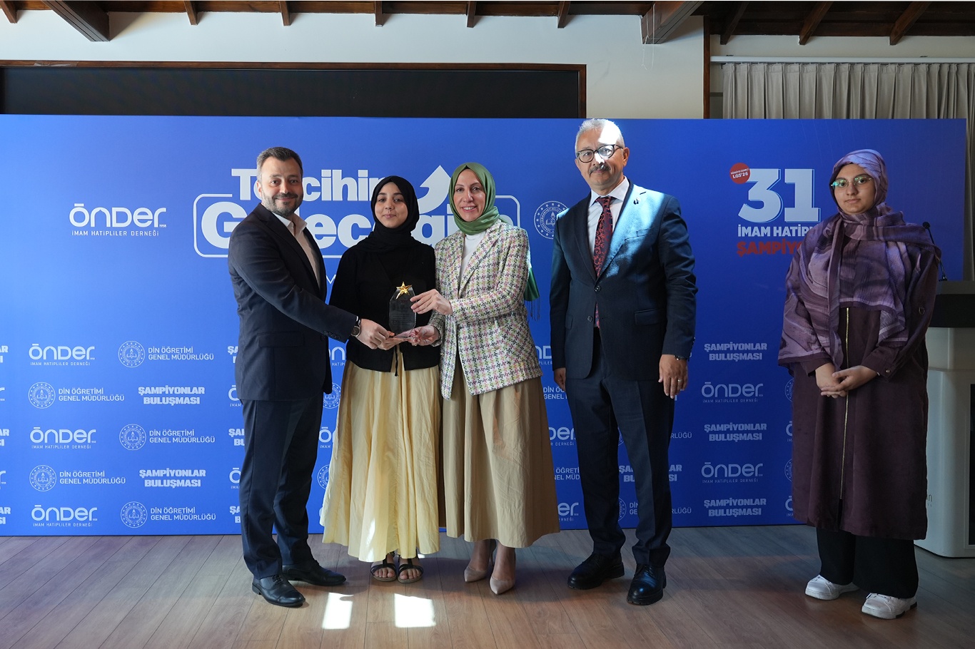 İmam hatipli LGS şampiyonlarına umre hediyesi