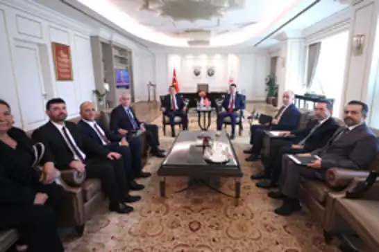 Bakan Kurum, KKTC İçişleri Bakanı Oğuz'u kabul etti