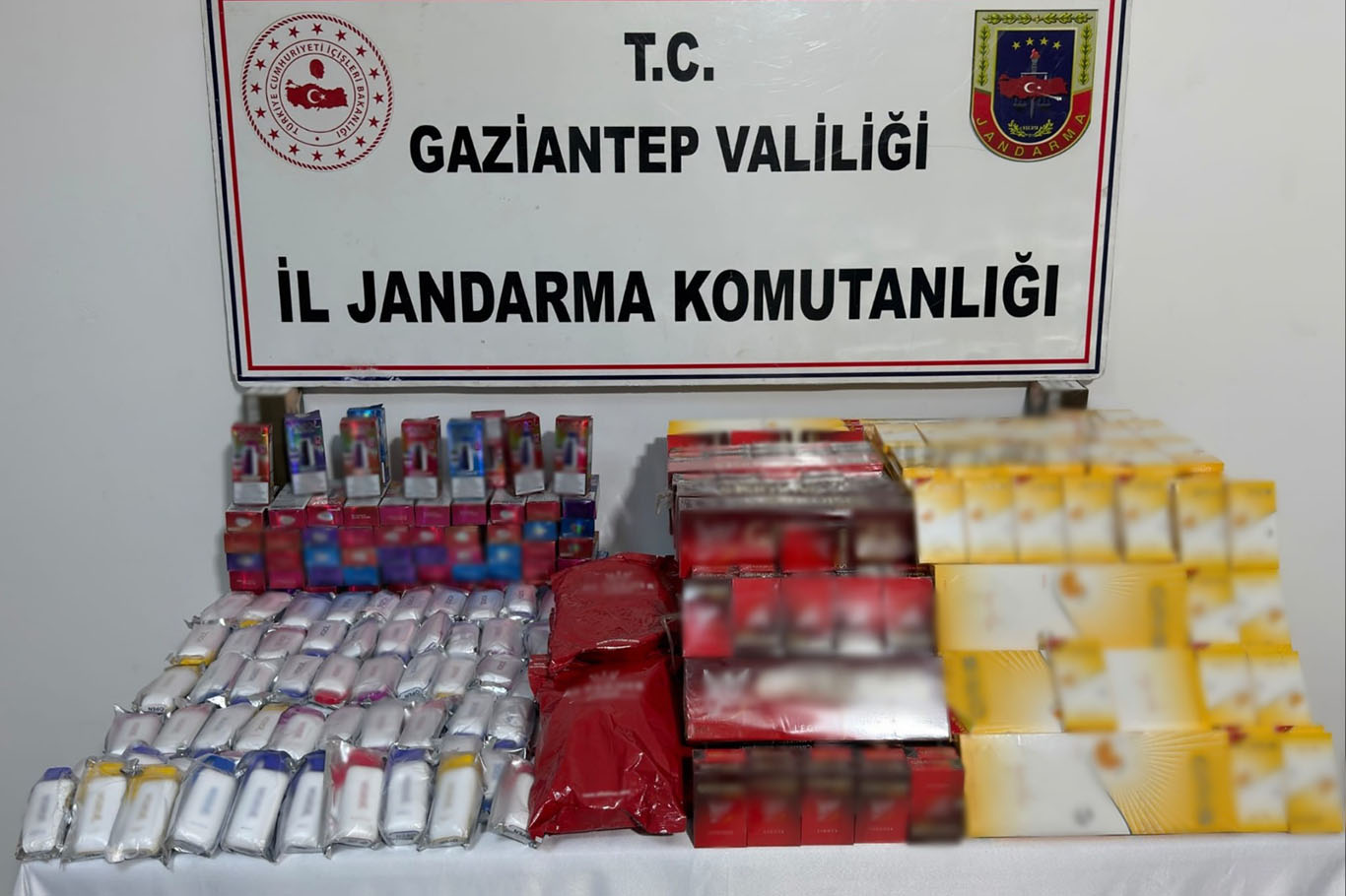 Gaziantep'te gümrük kaçağı elektronik malzemeler ele geçirildi