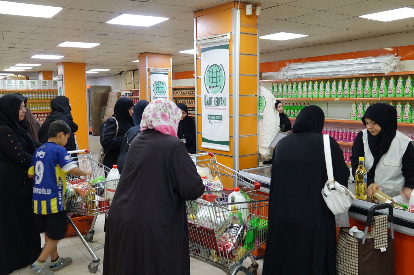 Bursa Umut Kervan’ından ihtiyaç sahibi ailelere kapsamlı destek
