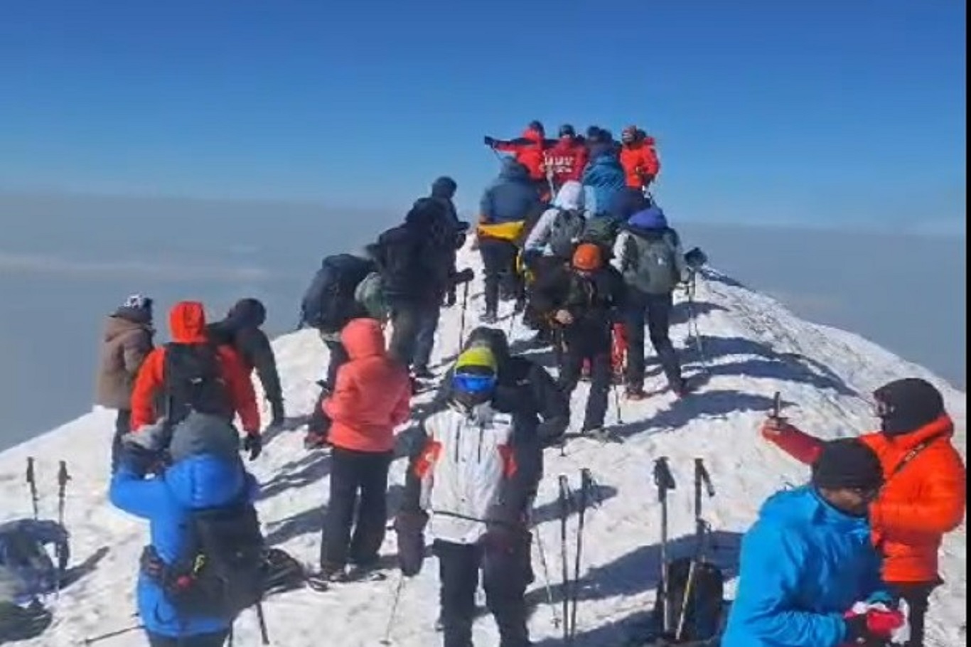 Dağcıların Ağrı Dağı’ndaki zorlu mesaisi