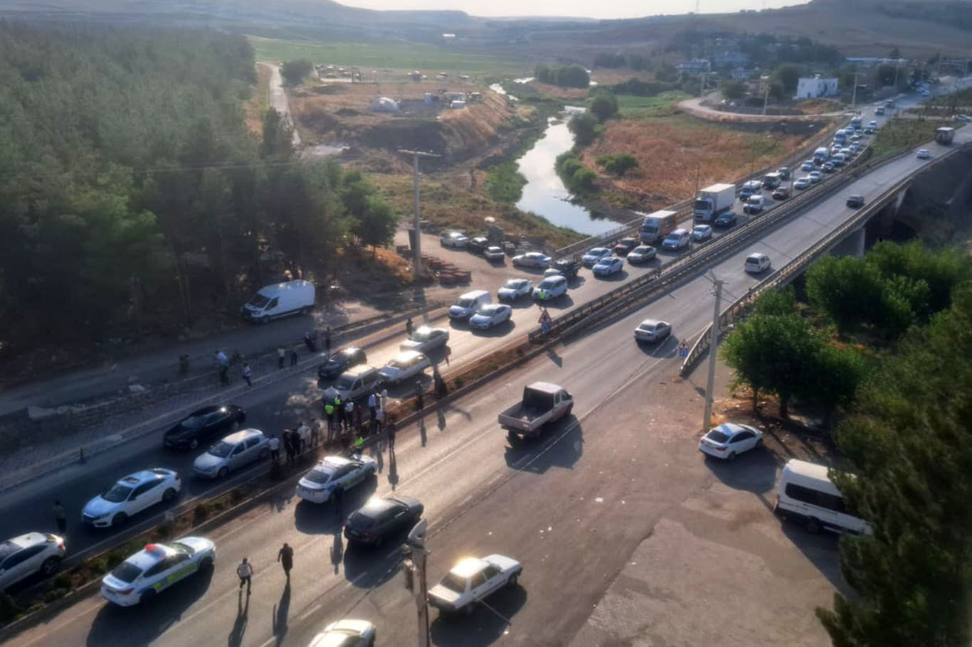 Diyarbakır-Mardin yolunda zincirleme kaza: 4 araç birbirine girdi