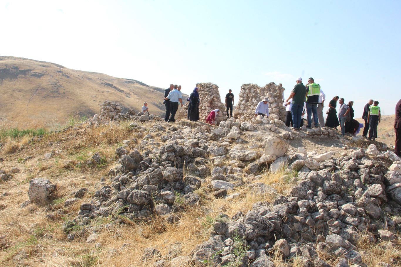 Bakan Bak, Şeyh Hevînda Ziyaretgâhı restorasyonu için düzenlenen çivi çakma törenine katıldı
