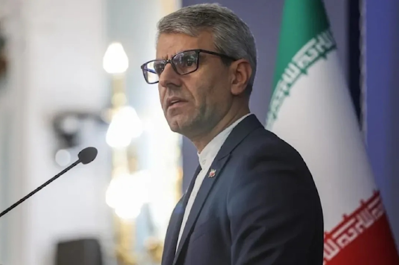 بقائي: الهجمات الأمريكية على هرمزغان "جريمة حرب"