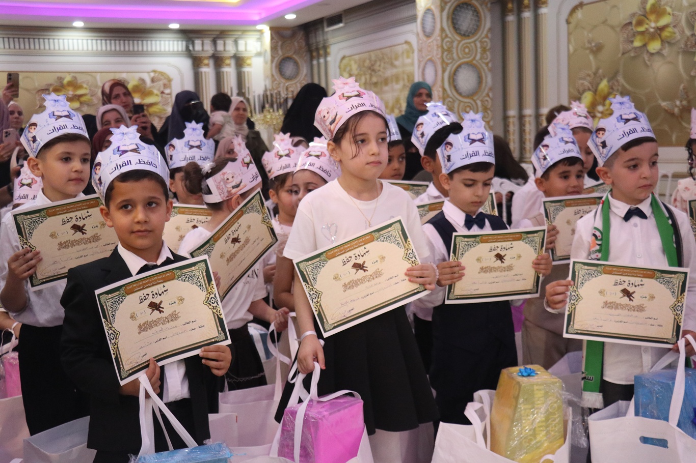 Muhacir çocuklar gurbette de Kur'an öğrenmekten geri durmuyor