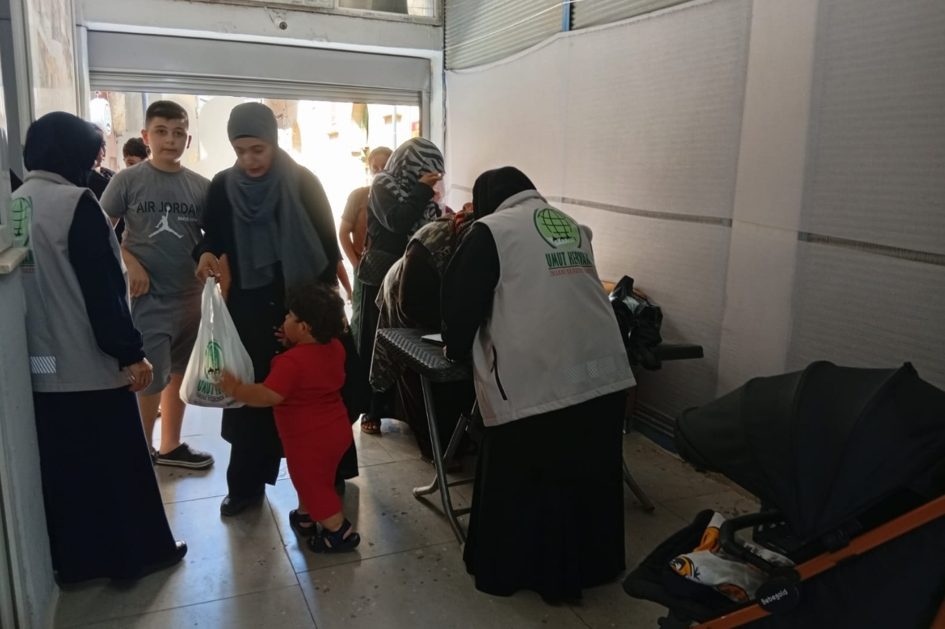 Tarsus Umut Kervanı'ndan yetim ve muhtaç ailelere yardım