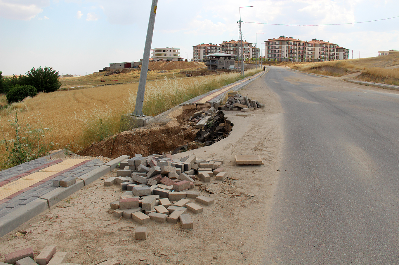 HÜDA PAR Silvan İlçe Başkanı Balyen'den TOKİ yolu ve su sorununa tepki