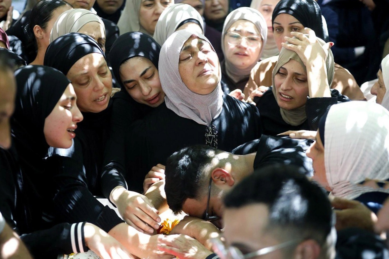 خلال 24 ساعة..استشهاد 13 فلسطينياً في غارات صهيونية على قطاع غزة