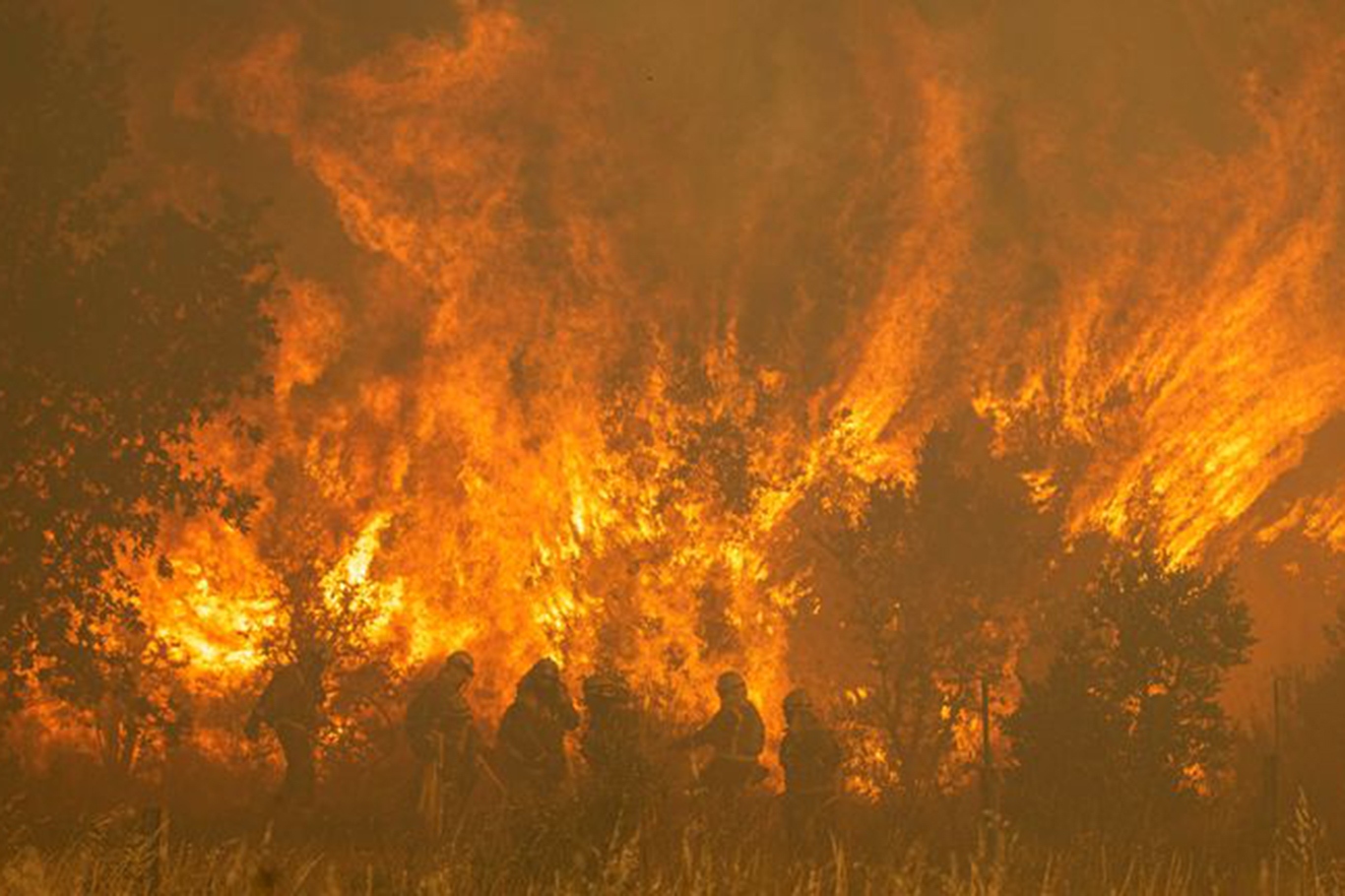 Spain's largest wildfire continues to rage as fresh heatwave threatens firefighting efforts