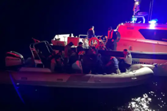 Muğla açıklarında 19 düzensiz göçmen yakalandı