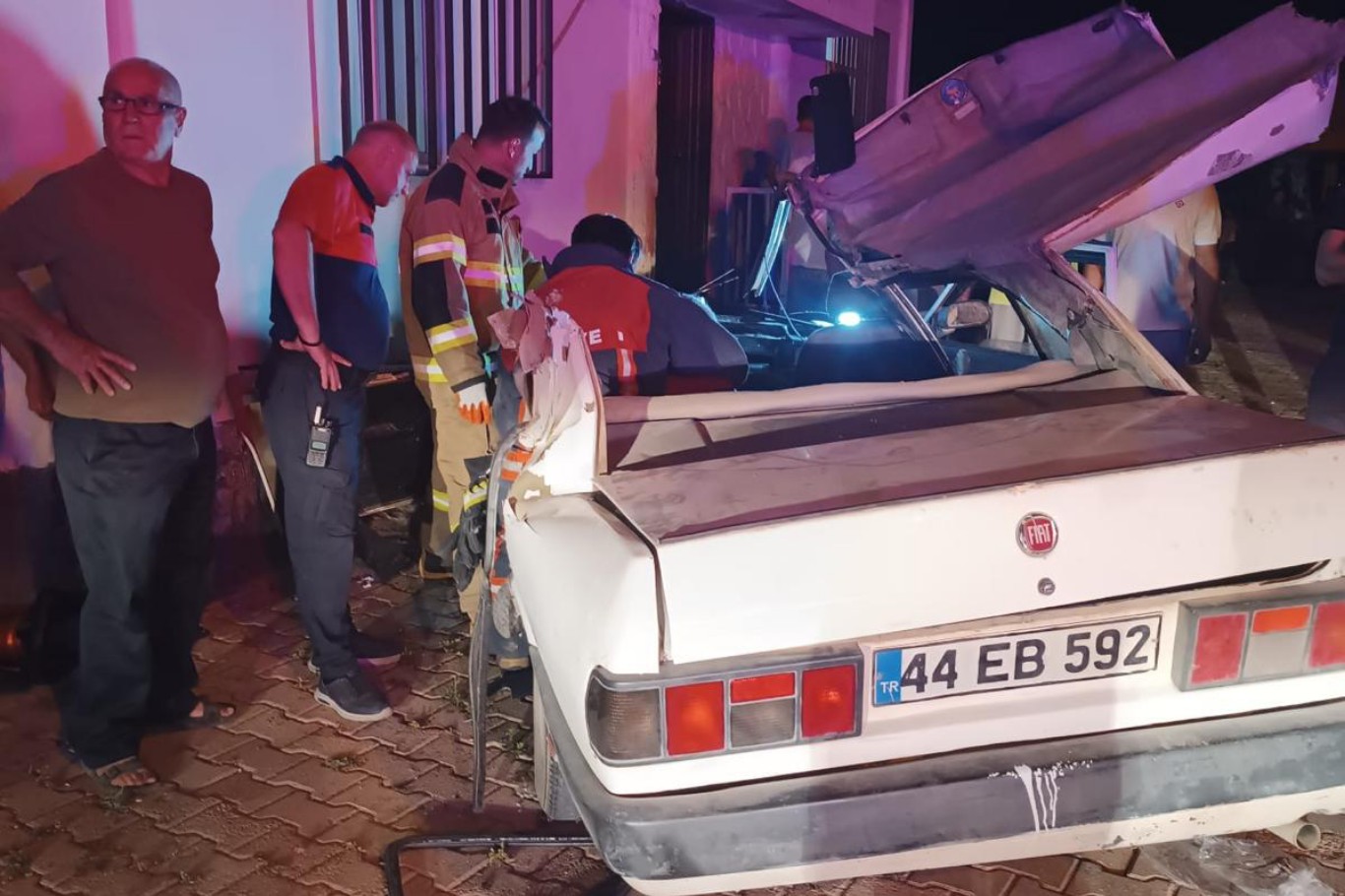 Mardin’de traktör ile otomobil çarpıştı: 1’i çocuk 4 kişi yaralandı 