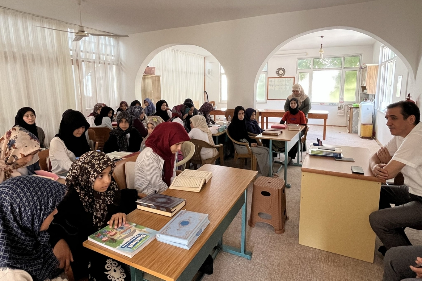 Kaymakam Topsakaloğlu Yaz Kur'an kursunu ziyaret etti