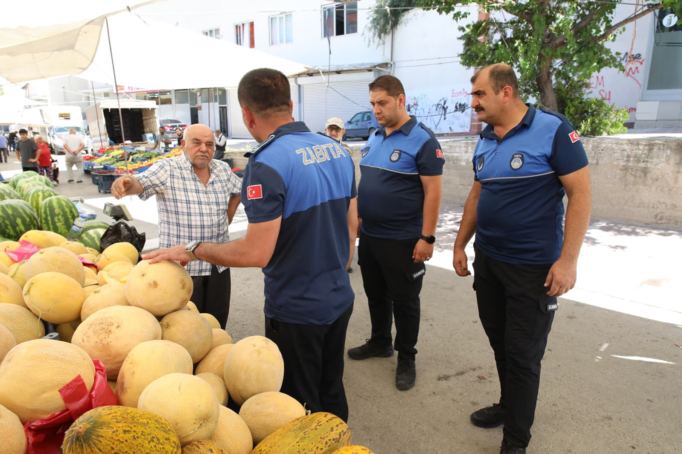 Malatya'da temizlik ve pazar denetimleri sürüyor