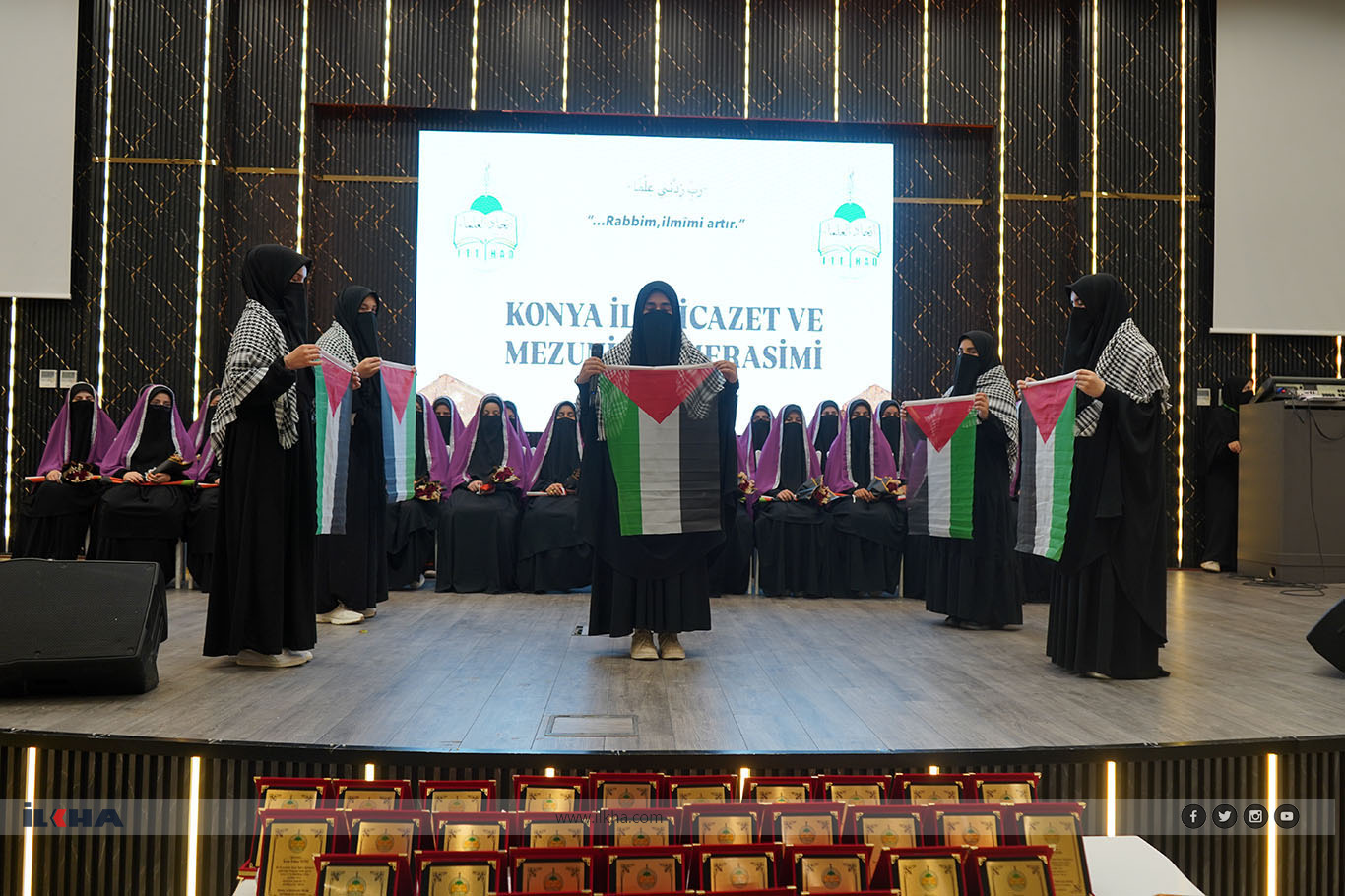 28 female Islamic scholars graduate at ijazah ceremony in Konya