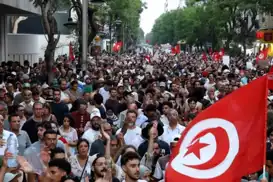 تونس.. آلاف المتظاهرين يطالبون برحيل قيس سعيد