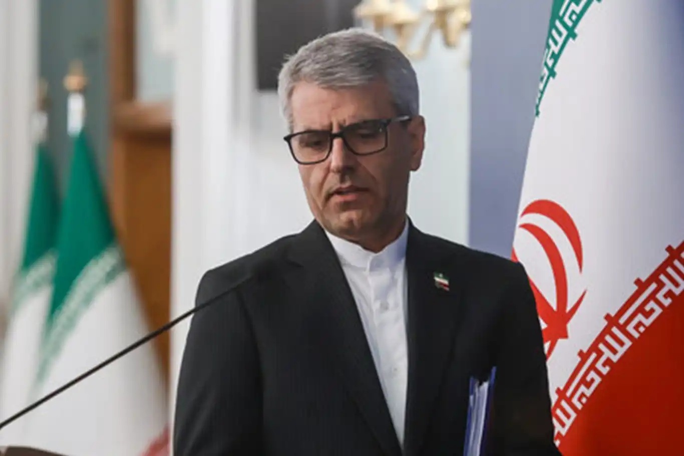 ایران: هیچ تغییری در رفت و آمد کشتی‌ها در تنگه هرمز ایجاد نشده است