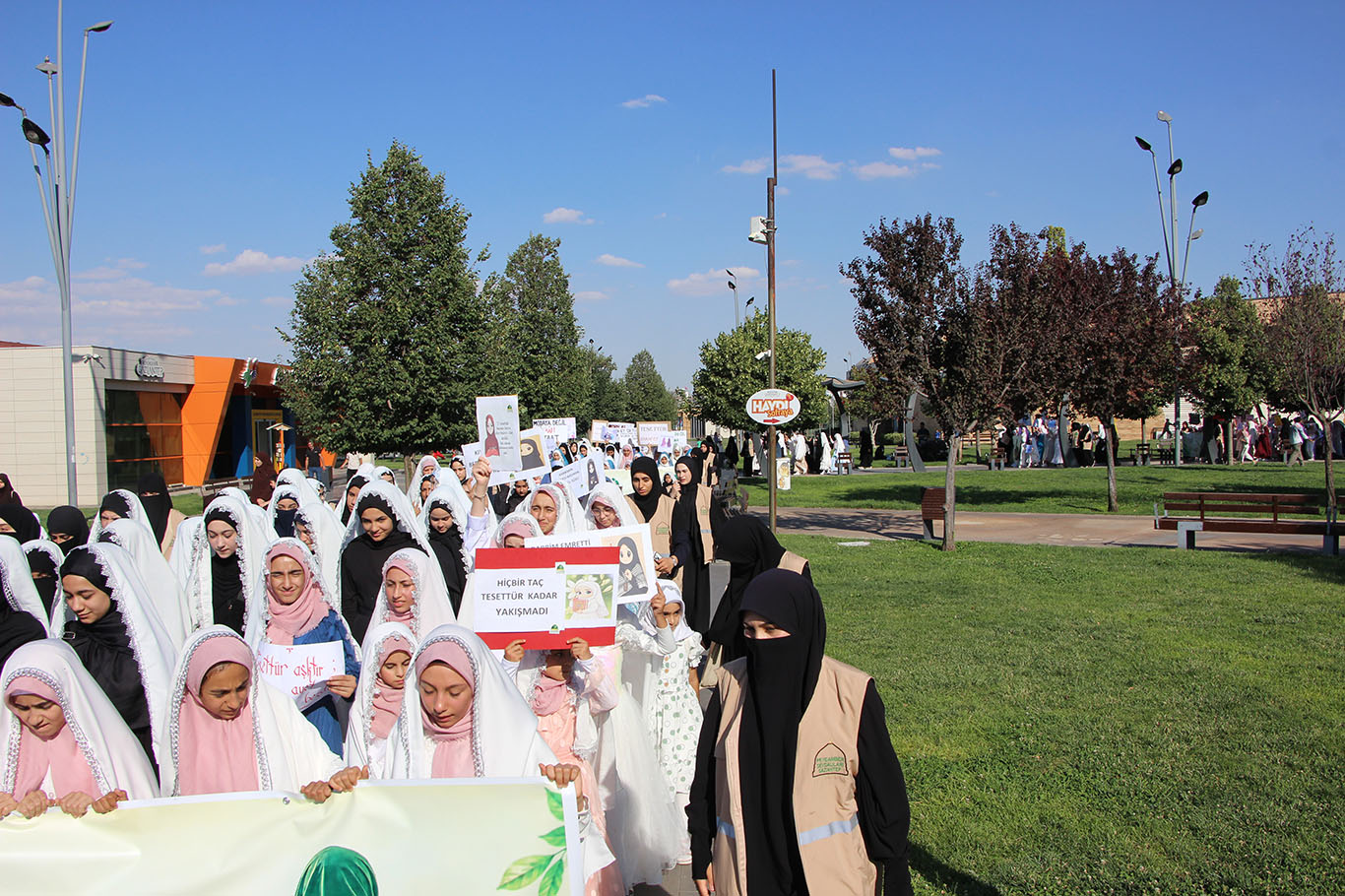 Gaziantep'te "Niyet Ettim Örtünmeye, Emrin Başım Üstüne" etkinliği düzenlendi