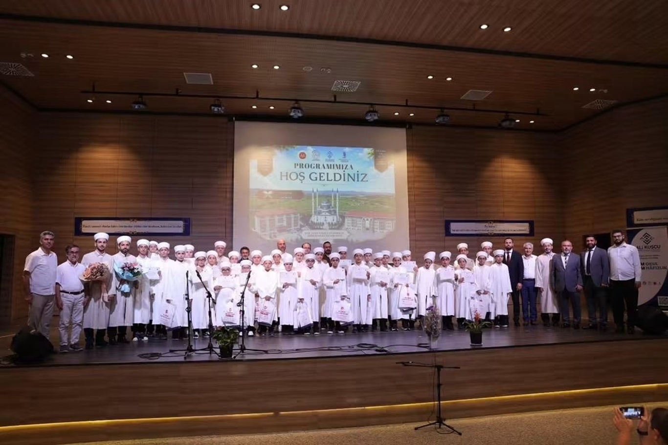 Bursa'da 34 hafız öğrenci için icazet programı düzenlendi