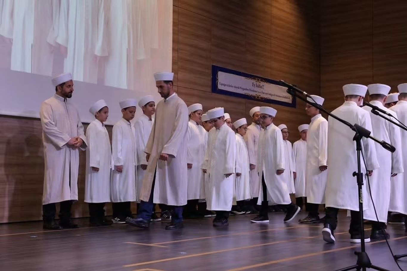Bursa'da 34 hafız öğrenci için icazet programı düzenlendi
