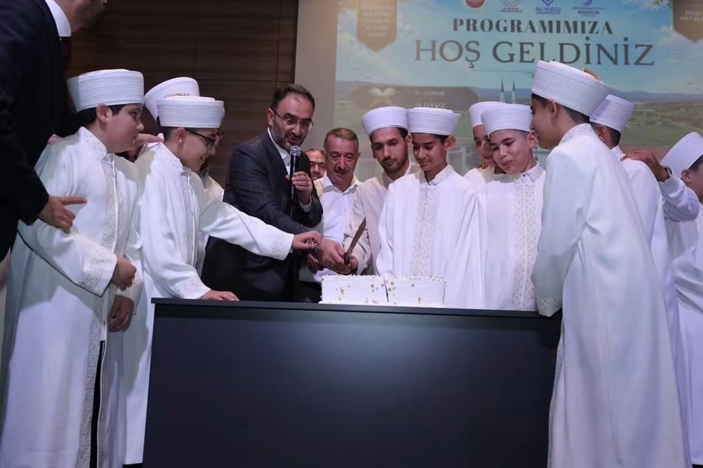Bursa'da 34 hafız öğrenci için icazet programı düzenlendi