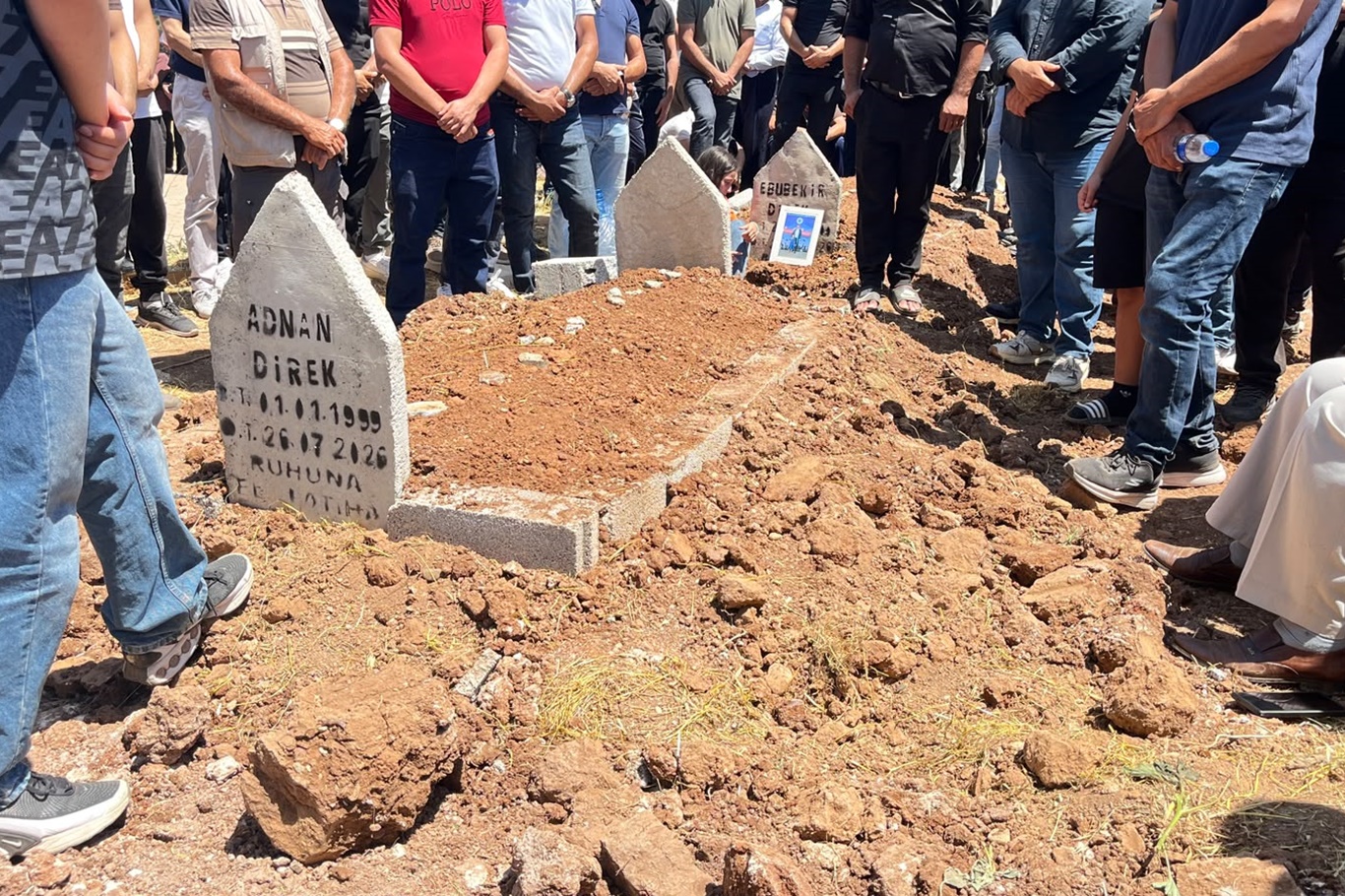 Batman'da silahlı saldırıda hayatını kaybeden Direk ailesinin 3 ferdi defnedildi