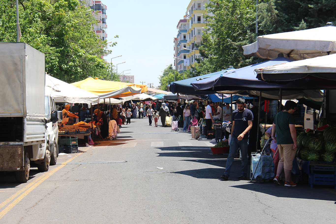 Semt pazarlarında yüksek fiyatlar vatandaşın bütçesini zorluyor
