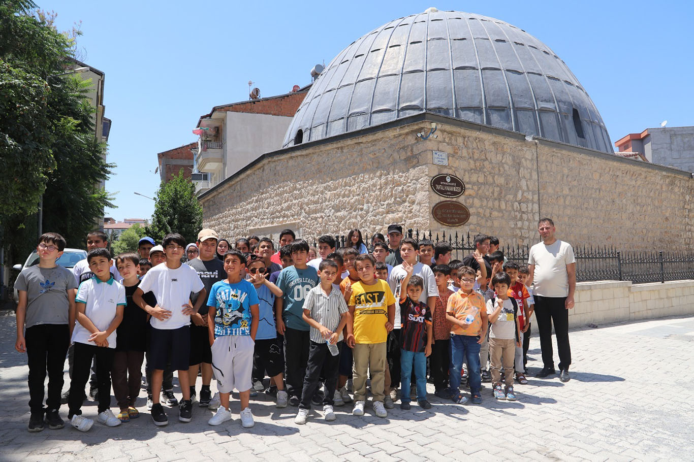 Öğrenciler Battalgazi'nin tarihî mekânlarını ziyaret etti