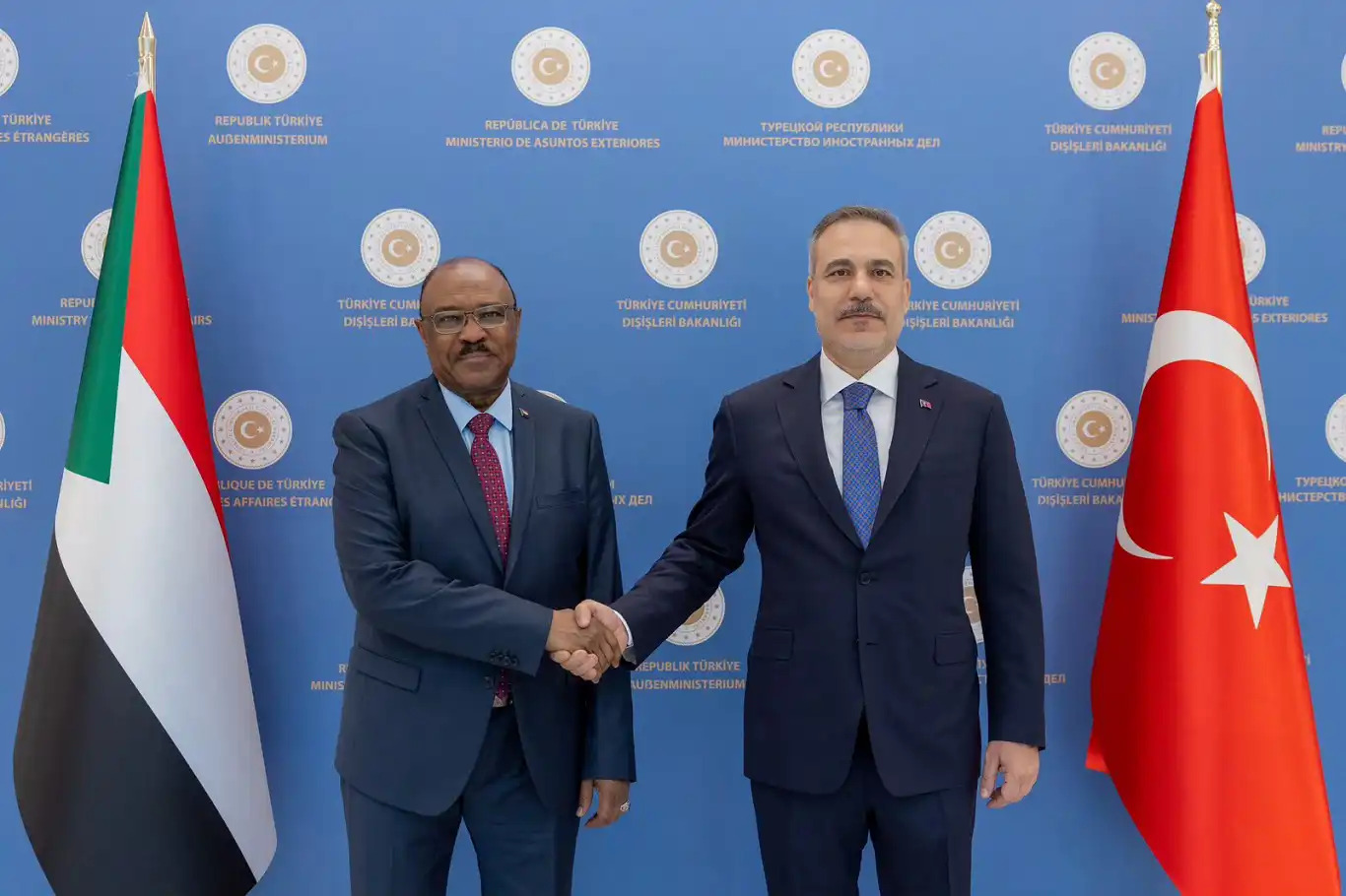 Turkish, Sudanese forign ministers sign diplomacy cooperation memorandum during Ankara talks