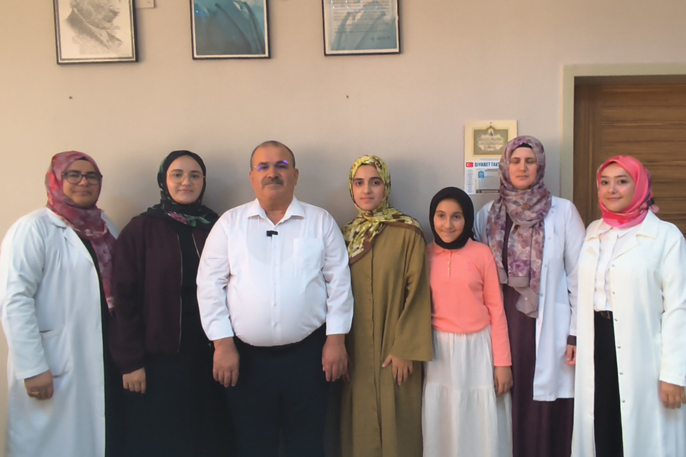 İki kardeş hafız oldu, en küçük kardeş aynı yolda ilerliyor