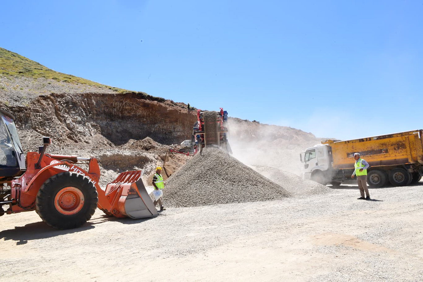 Malatya Büyükşehir Belediye Başkanı Pütürge'de çalışmaları inceledi