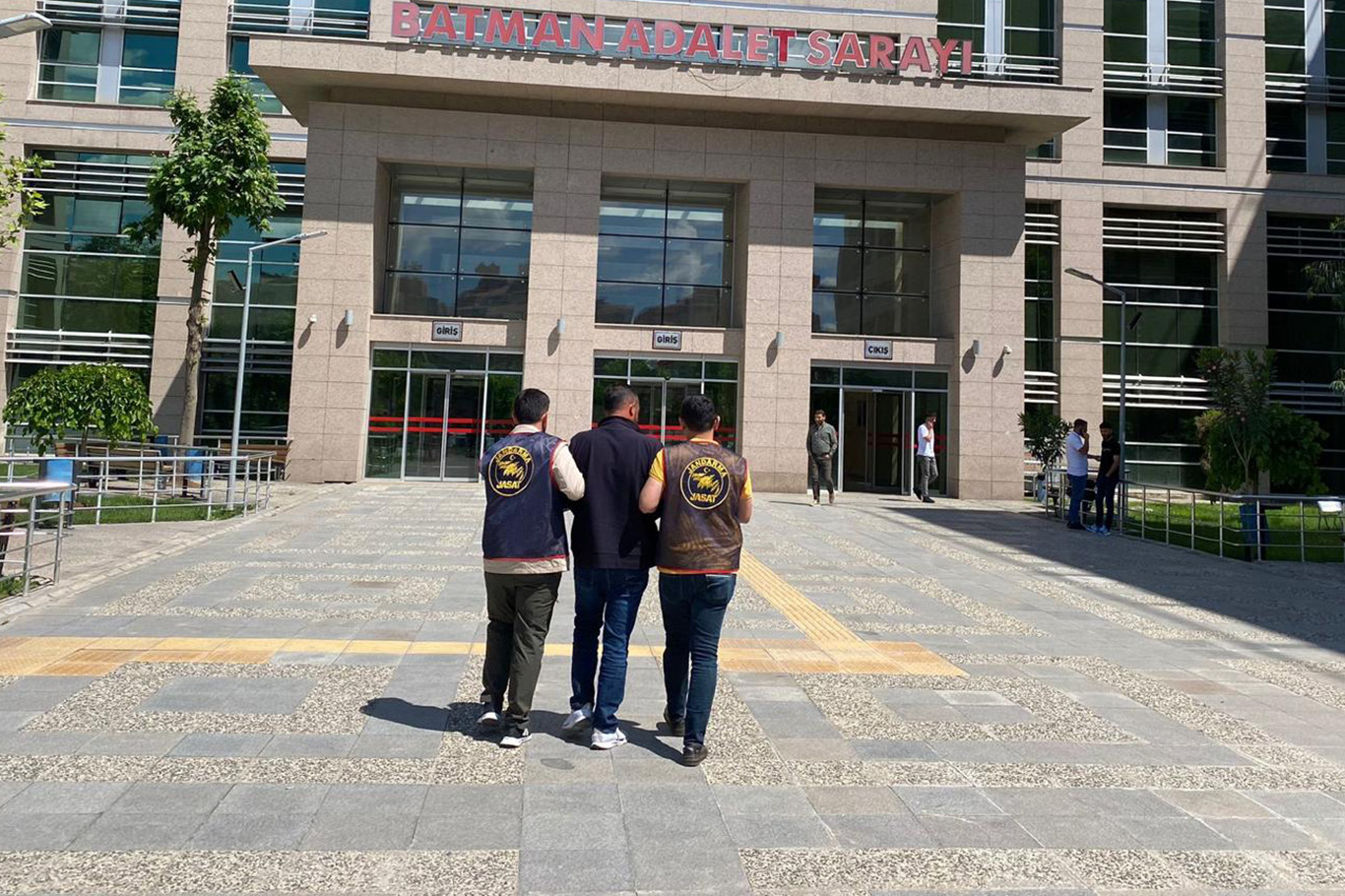 Batman'da aranan 32 hükümlü yakalandı