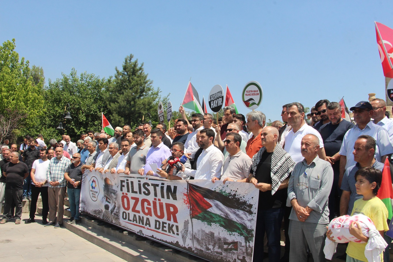 Gazze'de 1000'inci gün soykırıma karşı Mardin'de basın açıklaması düzenlendi