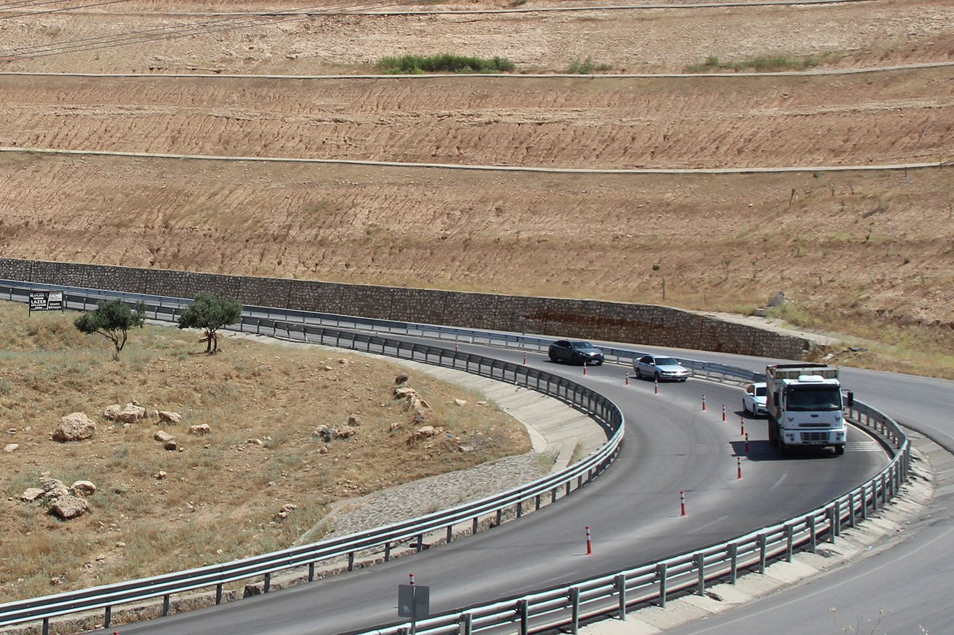 Şırnak’ta ölüm yolundaki virajlarda kazaların önlenmesi için akademisyenlerden önemli uyarılar