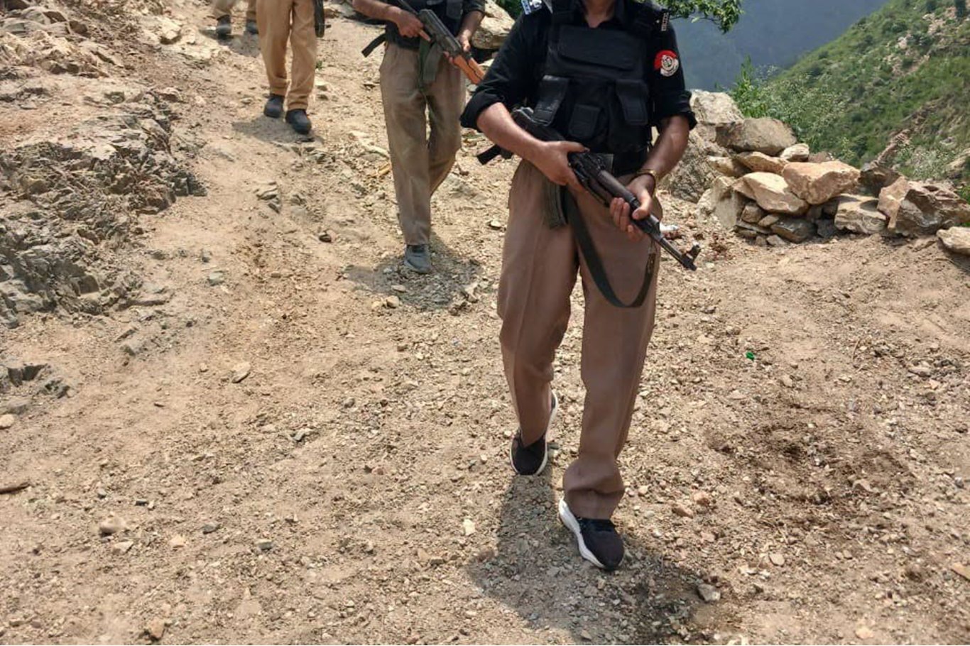 Li Pakistanê li dijî noqteyeke kontrolê ya polêsan êrîş: 9 mirî, 28 birîndar
