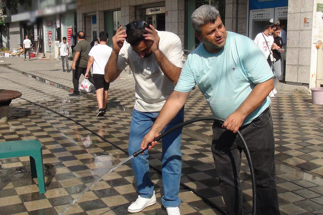 Cizre'de termometreler 58 dereceyi gösterdi: Cadde ve sokaklar boş kaldı