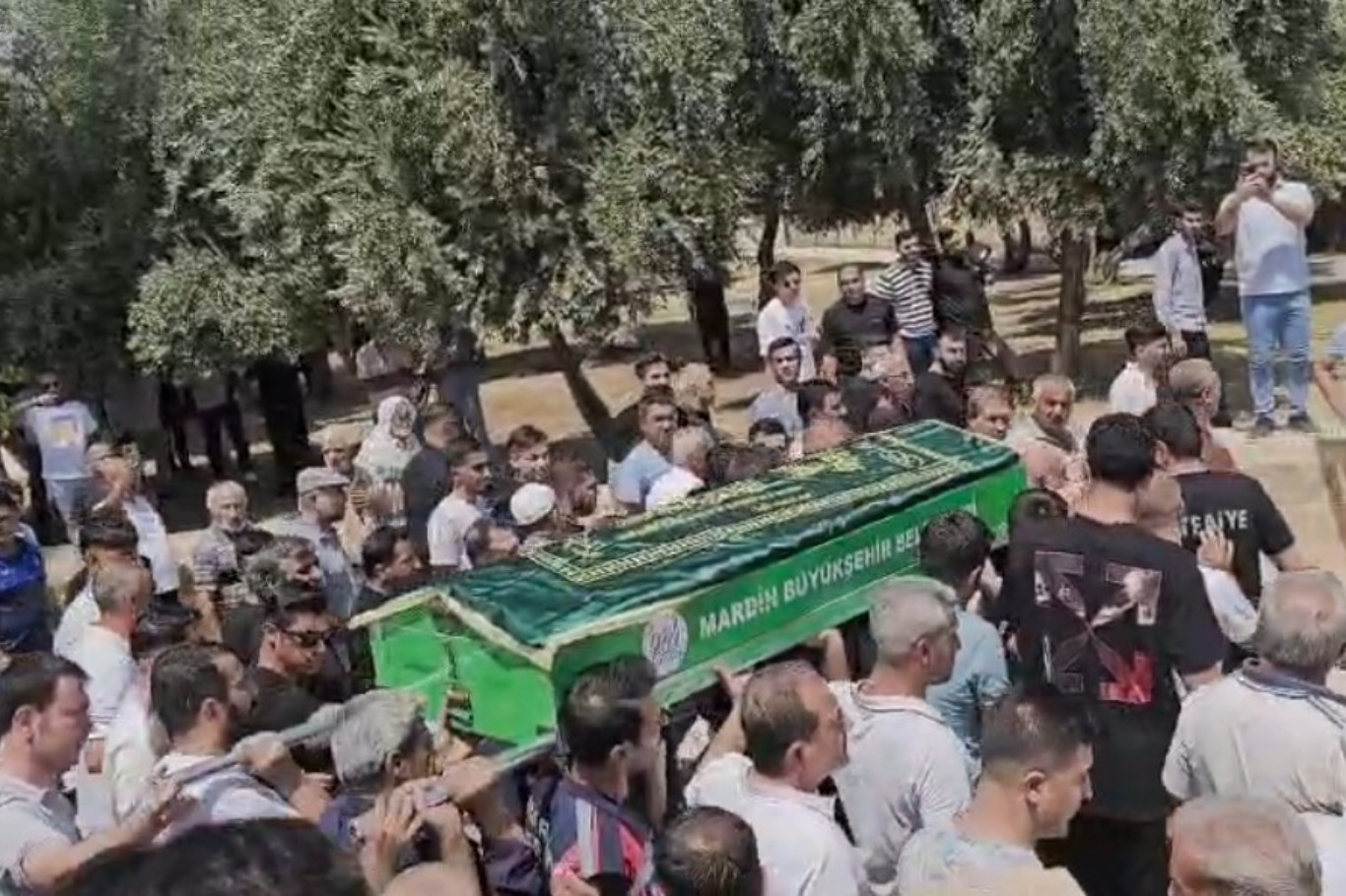 Mardin’de iş kazasında hayatını kaybeden itfaiye eri defnedildi