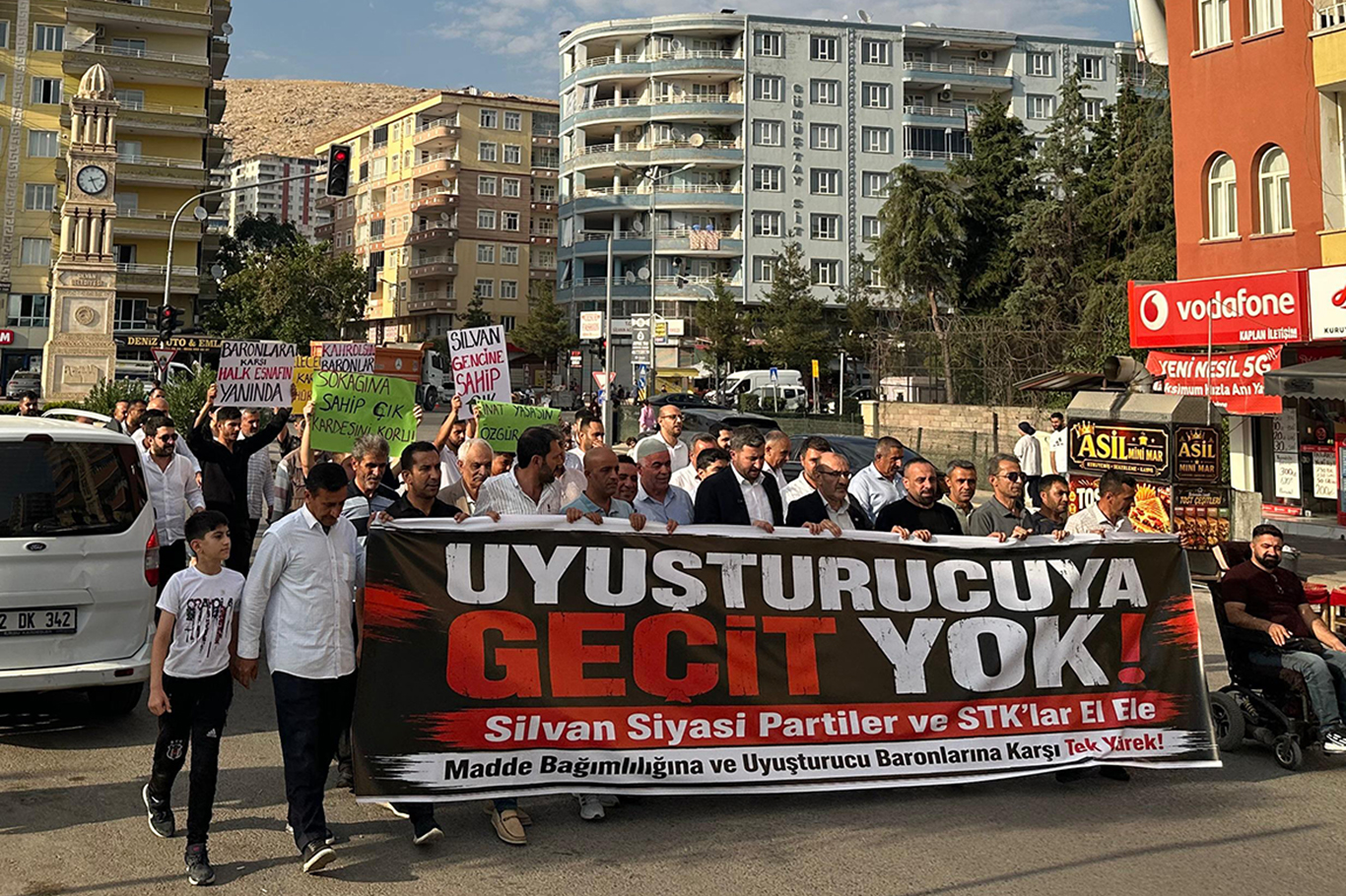 Diyarbakır'da "Madde bağımlılığına ve uyuşturucu baronlarına karşı tek yürek" etkinliği düzenlendi