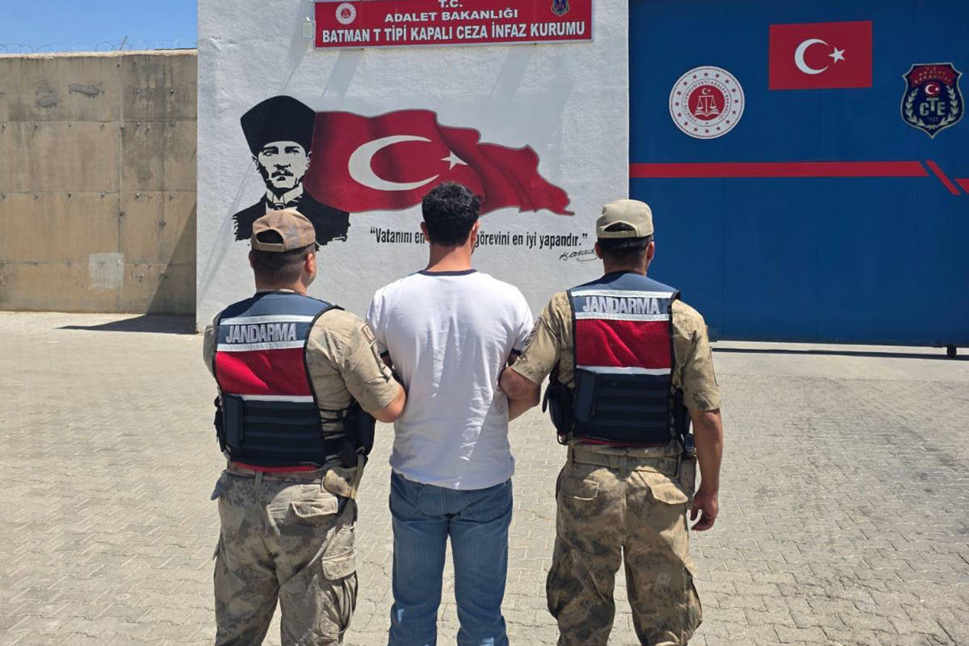 Batman'da kesinleşmiş hapis cezası bulunan 65 hükümlü yakalandı