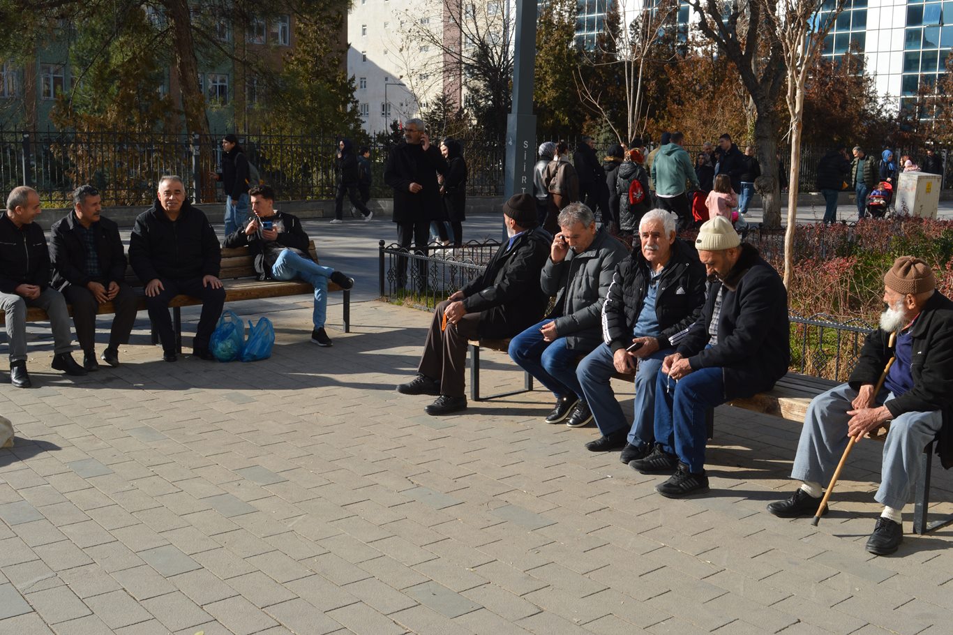 Emekliler açıklanan zam oranına tepkili: Bu maaşlarla geçinmek mümkün değil