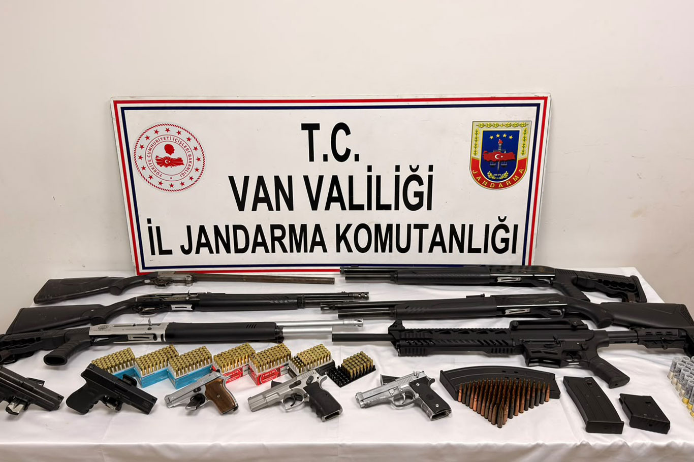 Çobanları silahla tehdit edip 800 küçükbaşı yağmalayan 4 şüpheli yakalandı!