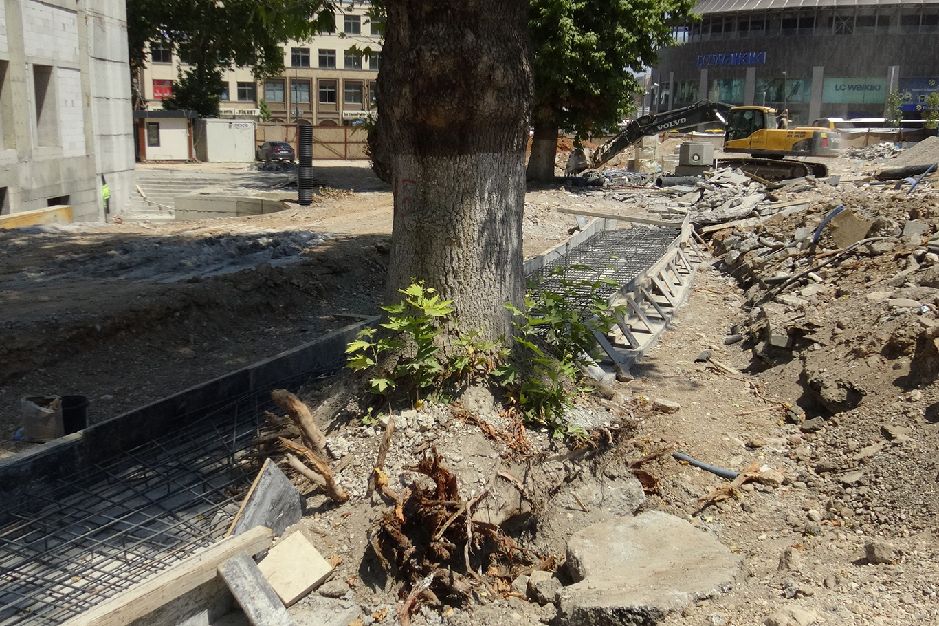 Söğütlü Camii için "kot" uyarısı: Camimiz çukurda kalıyor