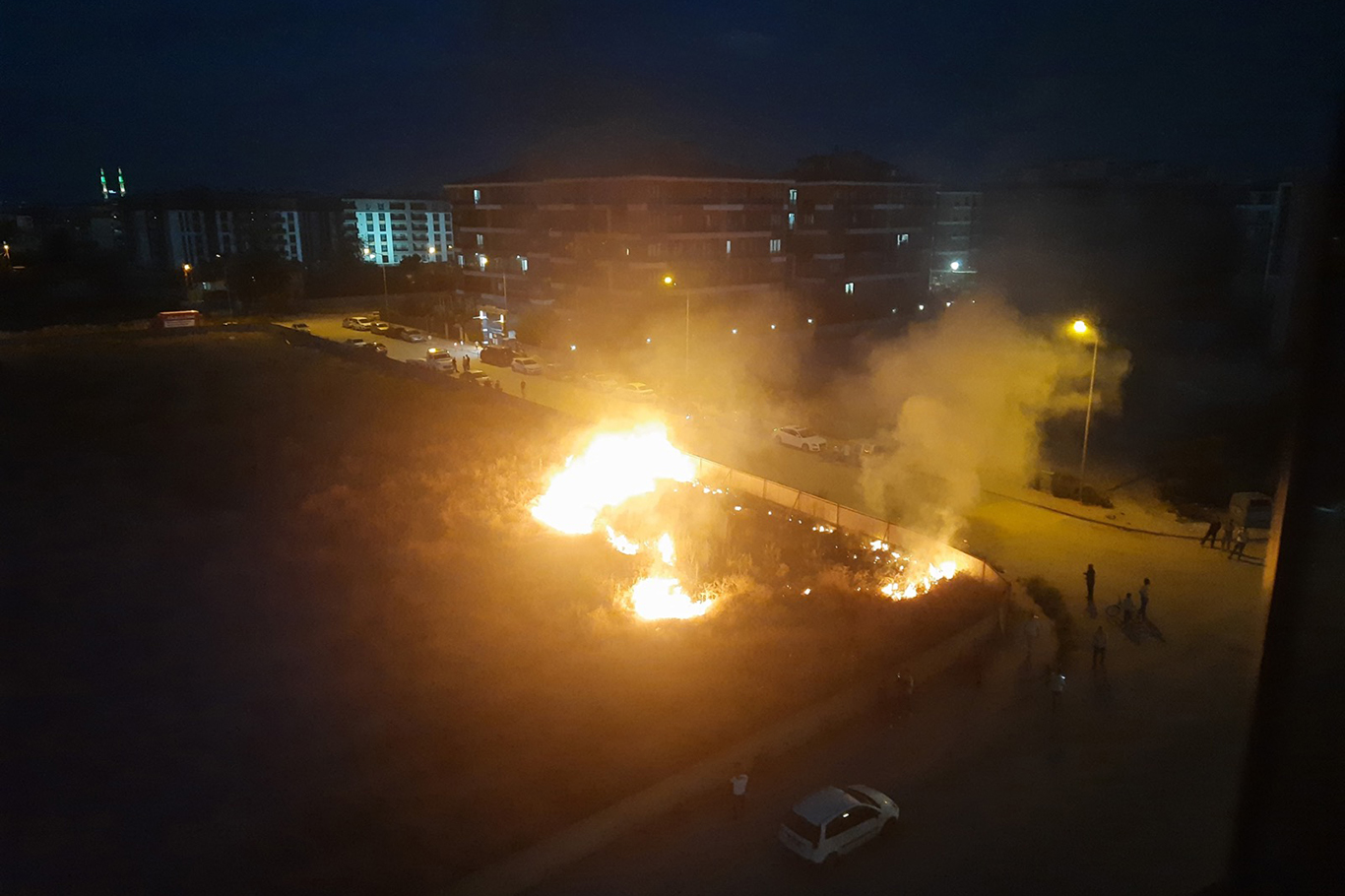 Konya’da atılan havai fişek yangına neden oldu