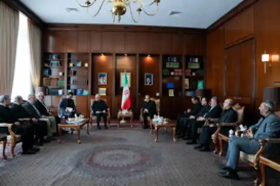 Hamas, Hezbollah delegations meet Iranian FM in Tehran during funeral ceremonies for Khamenei