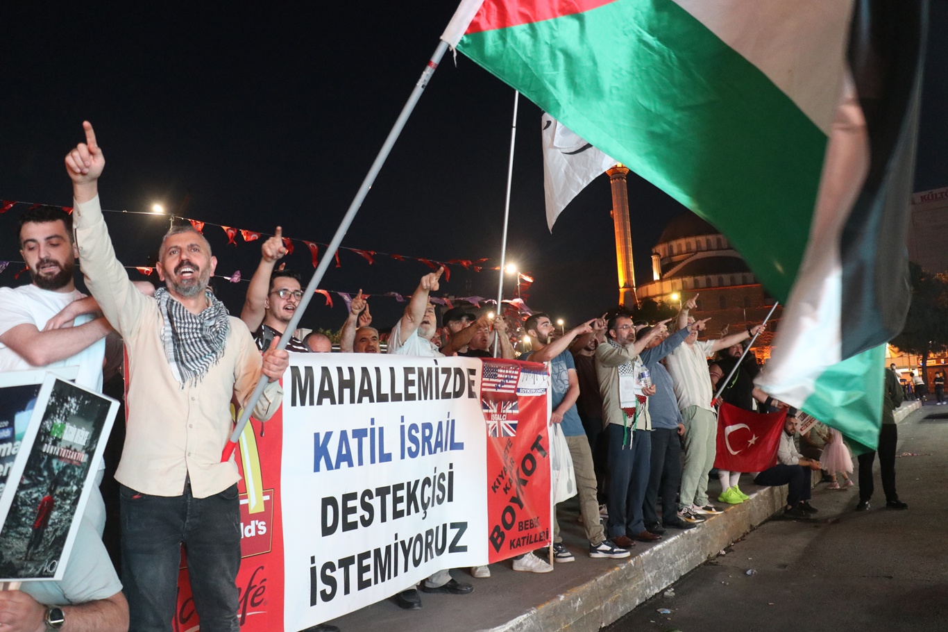 Gazeteci Yel'den "İnsanlık onuru adına Gazze için ayağa kalkın" çağrısı